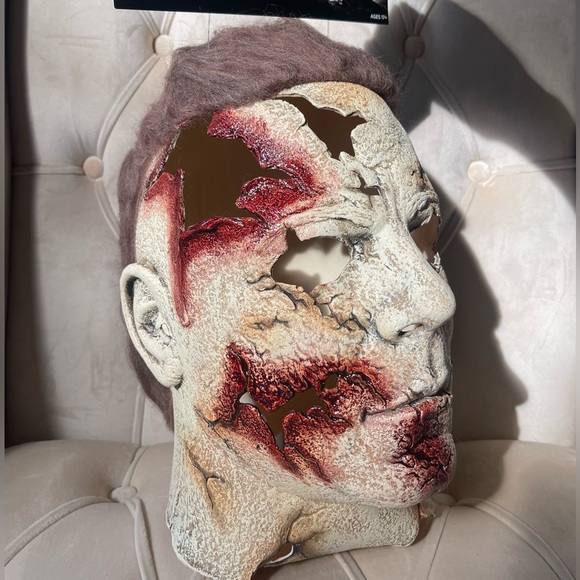 Michael Myers Dream Latex Mask - New Halloween II 2009 Movie ($FIRM) - Picture 4 of 9